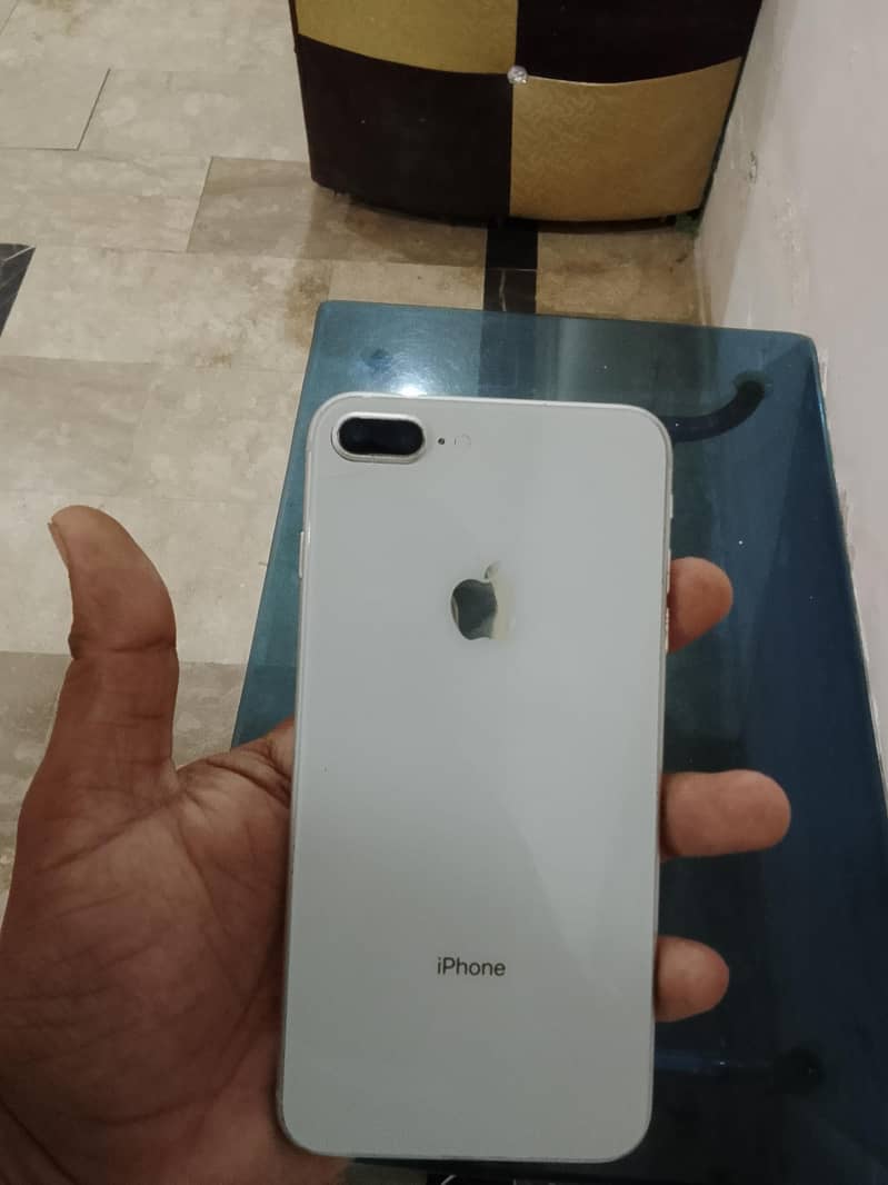 Apple iPhone 8 Plus 0