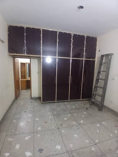 10MARLA UPPER PORTION FOR RENT IN ALLAMA IQBAL TOWN
