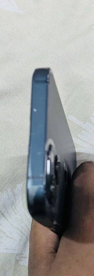 Apple iPhone 13 5