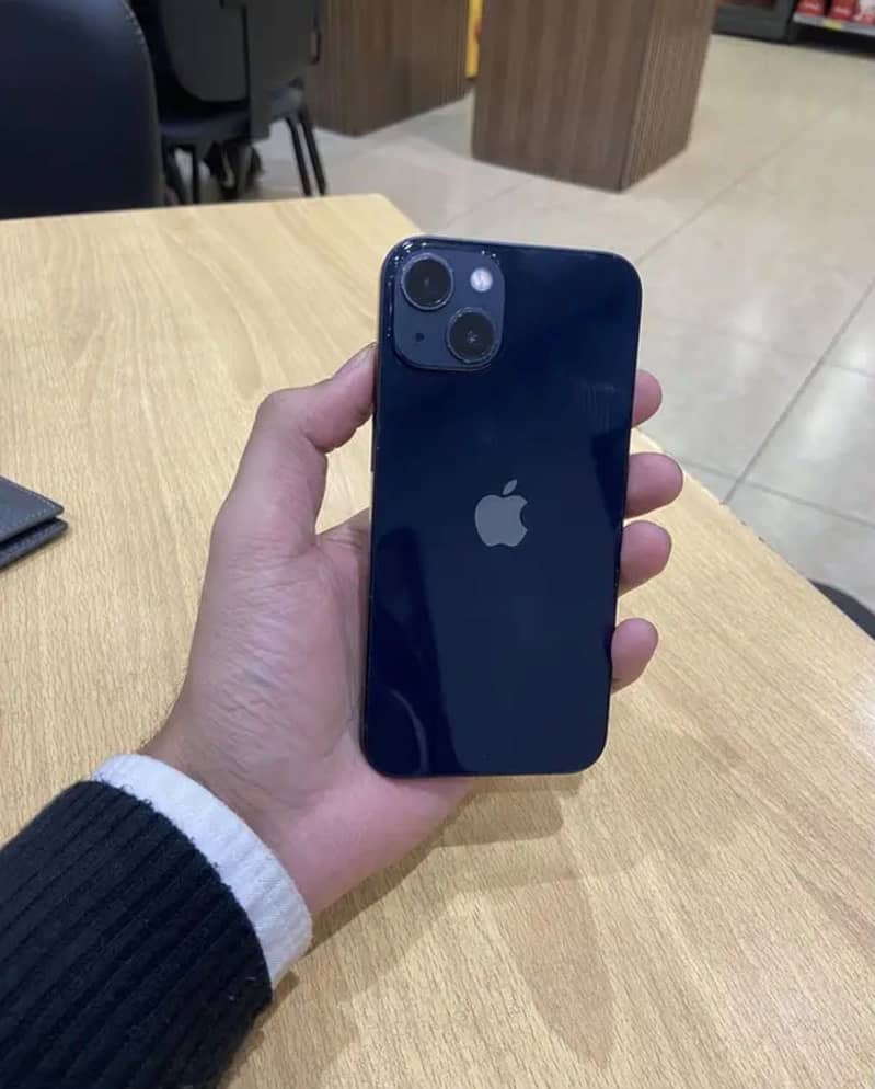 Apple iPhone 13 2