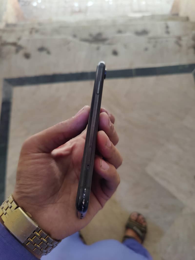 Apple iPhone XR 10