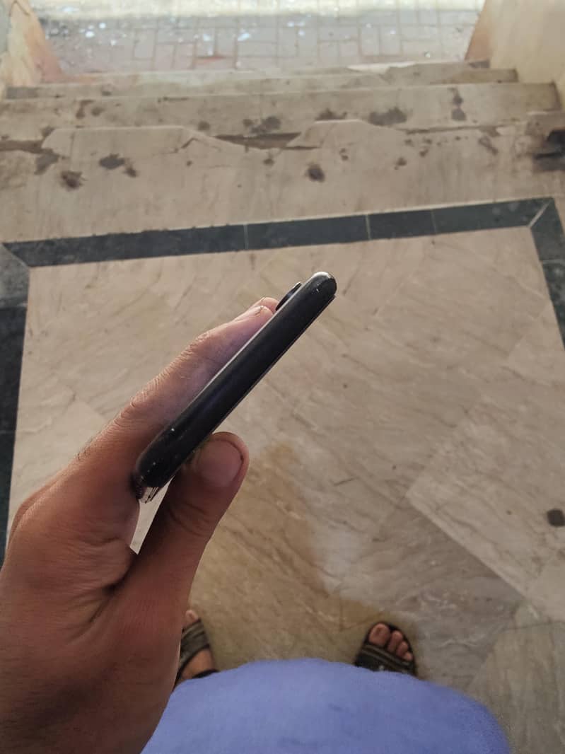 Apple iPhone XR 12