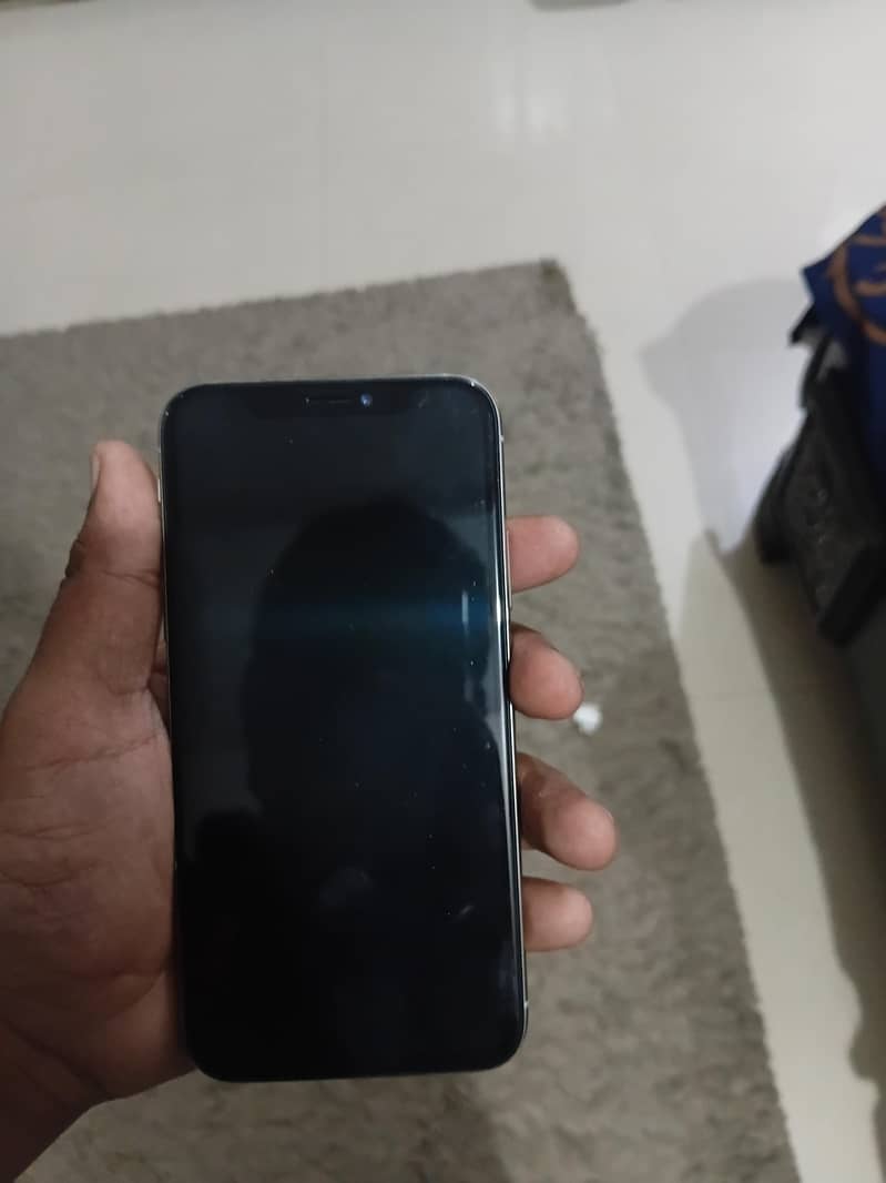 Apple iPhone X 4