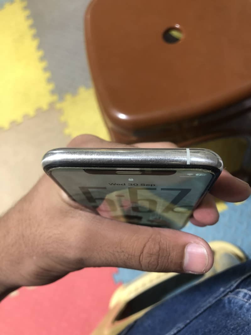 Apple iPhone 11 Pro 1