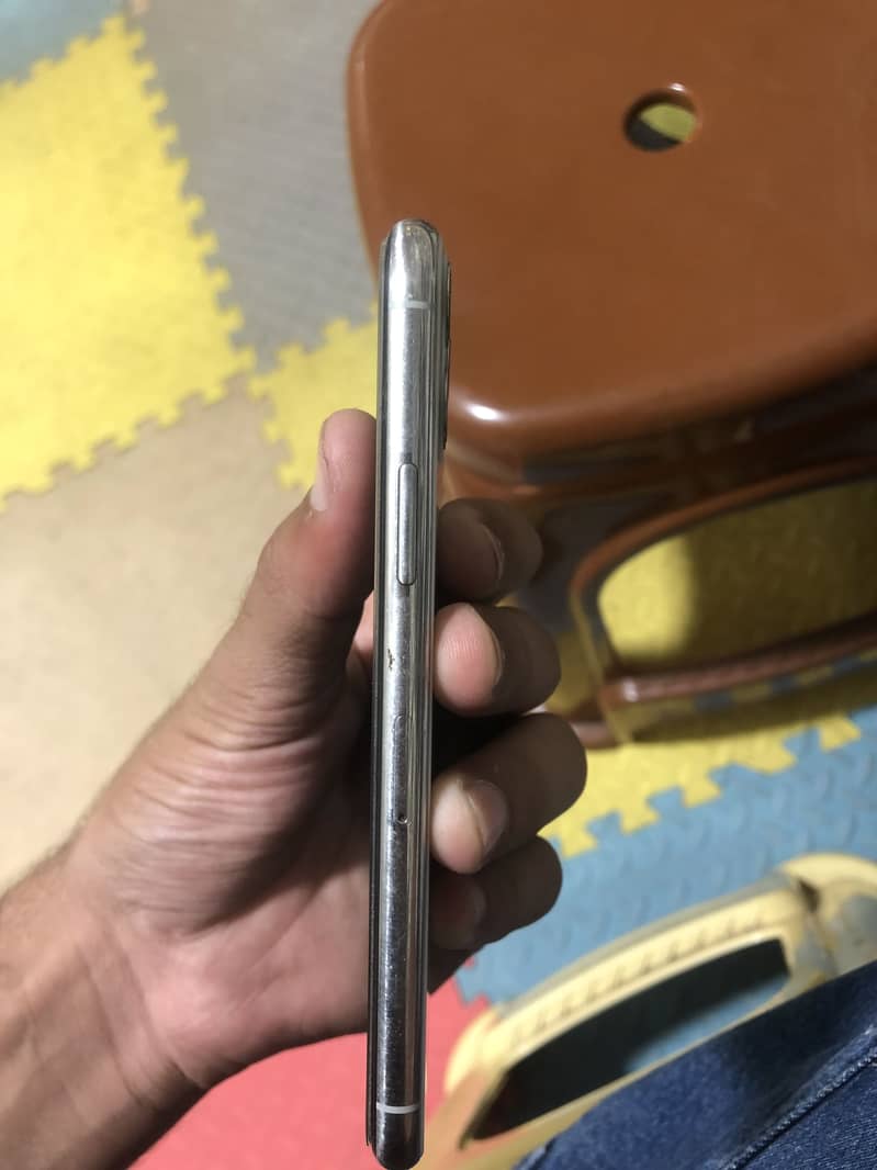 Apple iPhone 11 Pro 2