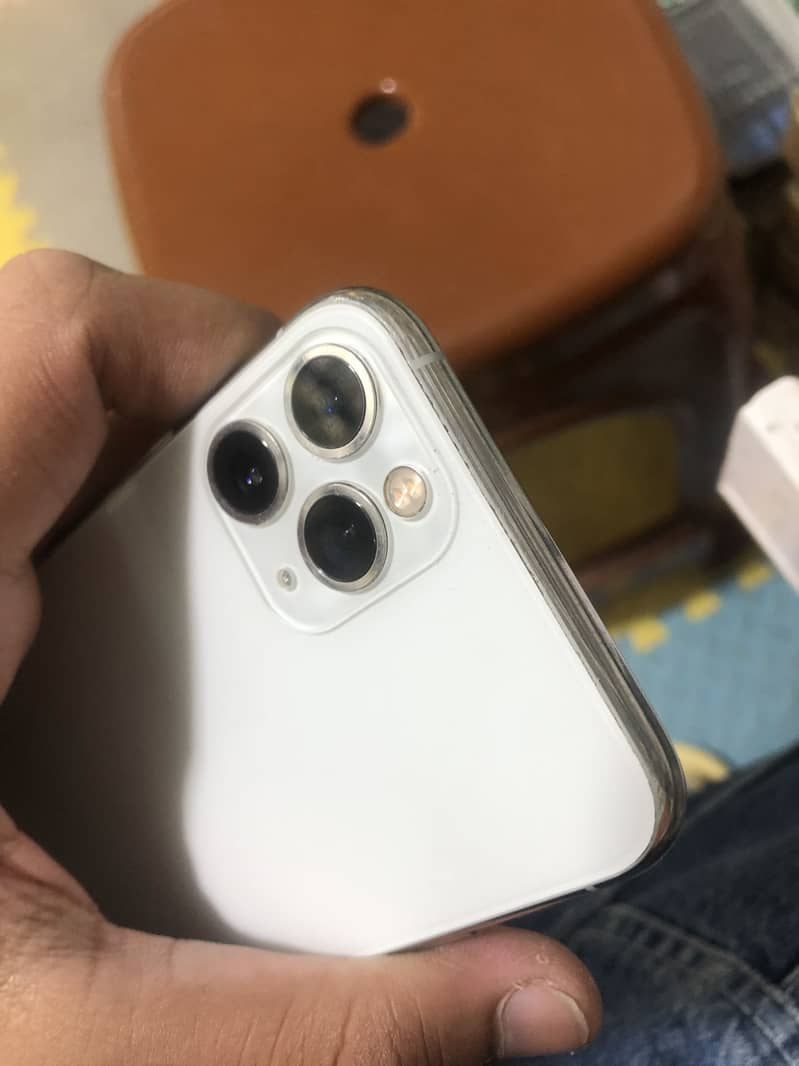 Apple iPhone 11 Pro 6