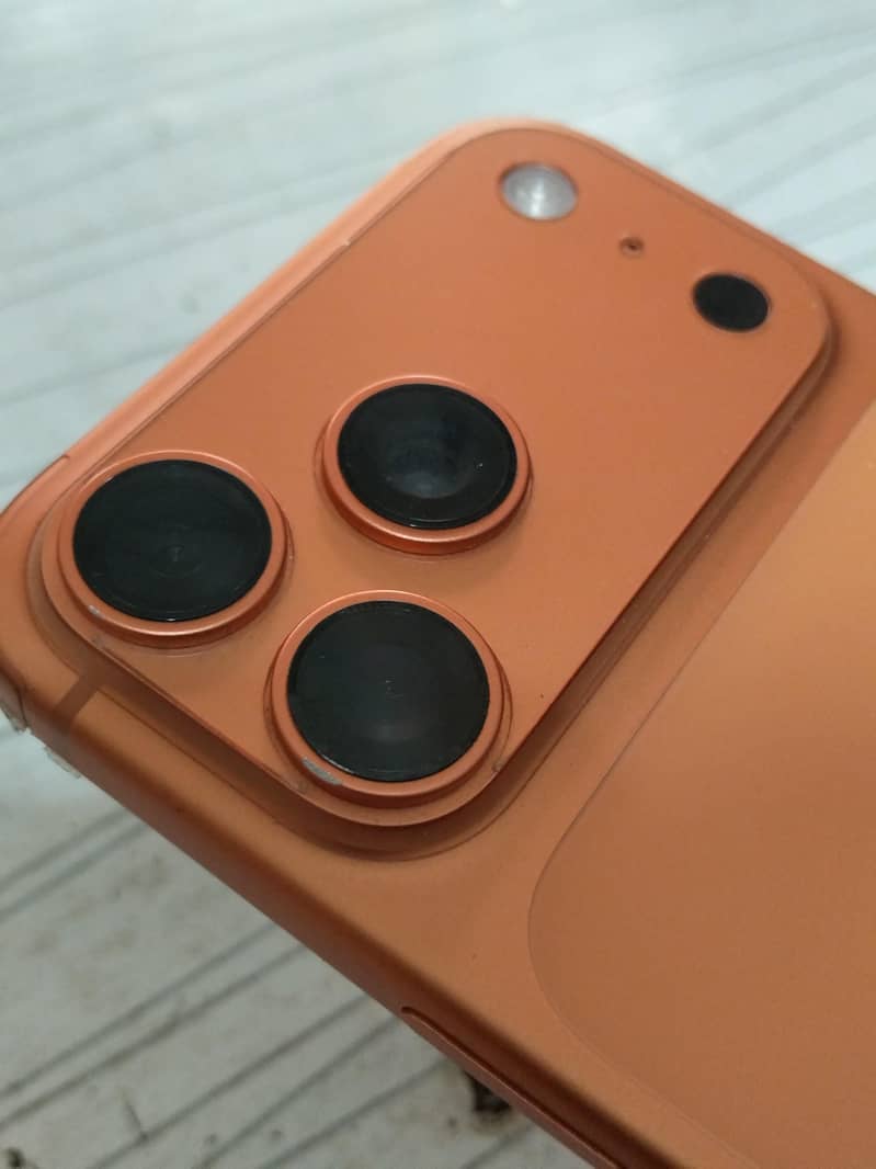 Apple iPhone 17 Pro Max 6