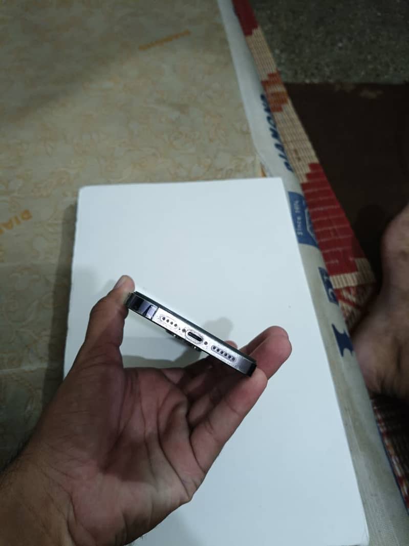 Apple iPhone 14 Pro Max 1