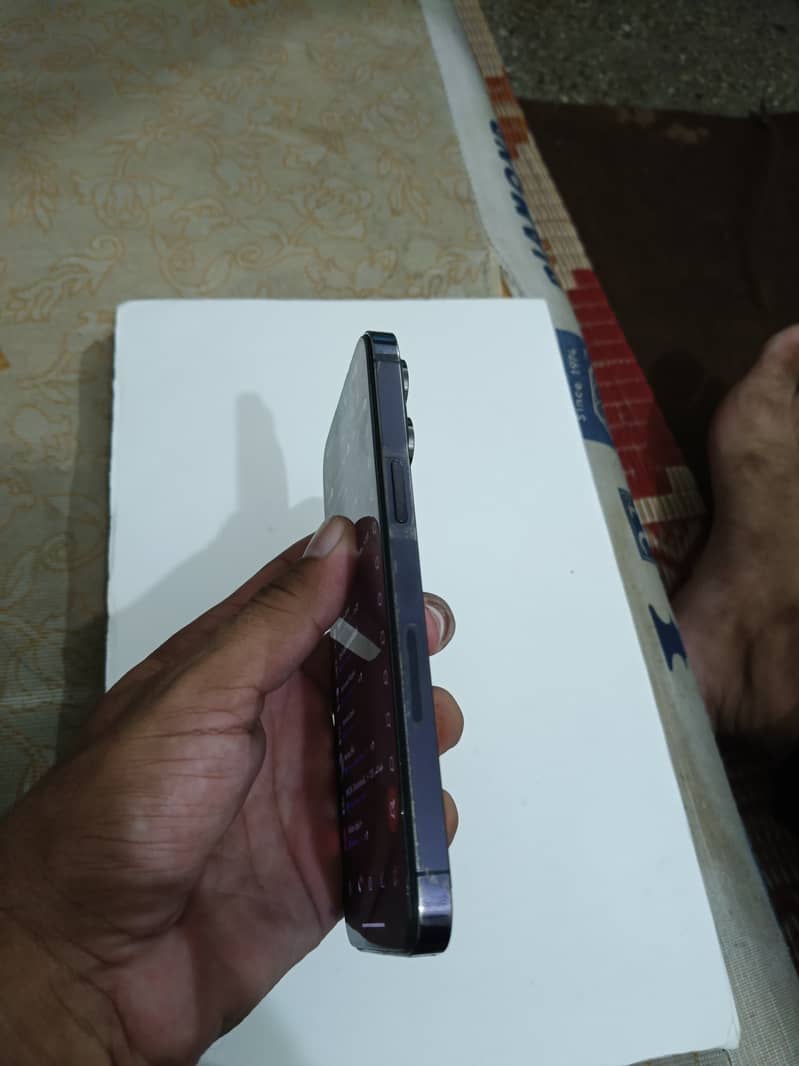 Apple iPhone 14 Pro Max 4