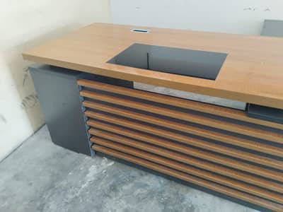 Office Table in good Condition