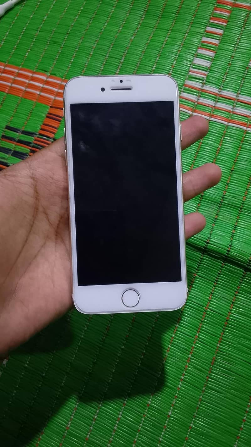 Apple iPhone 7 4
