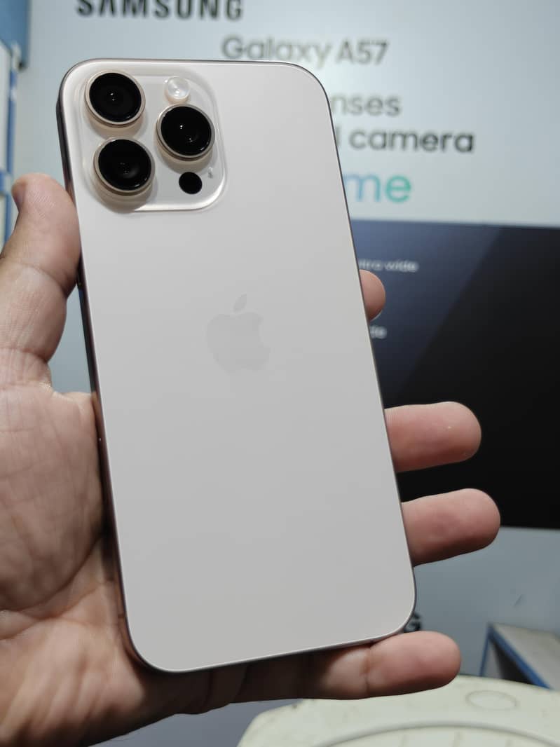 Apple iPhone 16 Pro Max 3