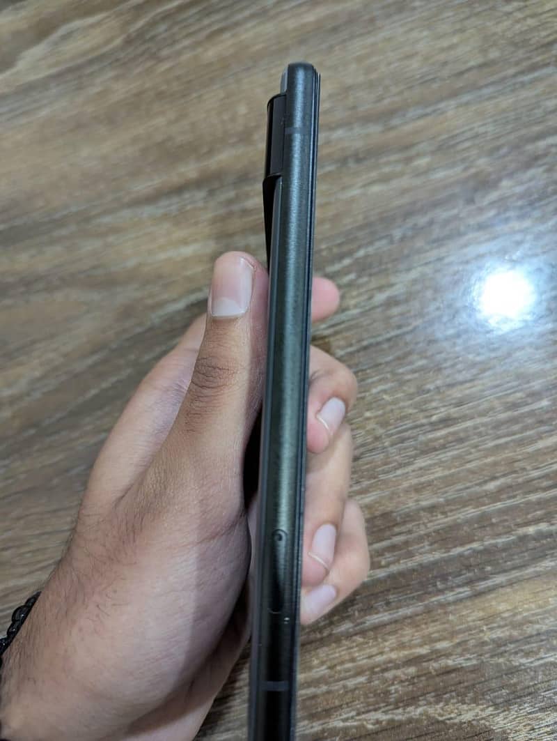 Google Pixel 6 Mint Condition 8