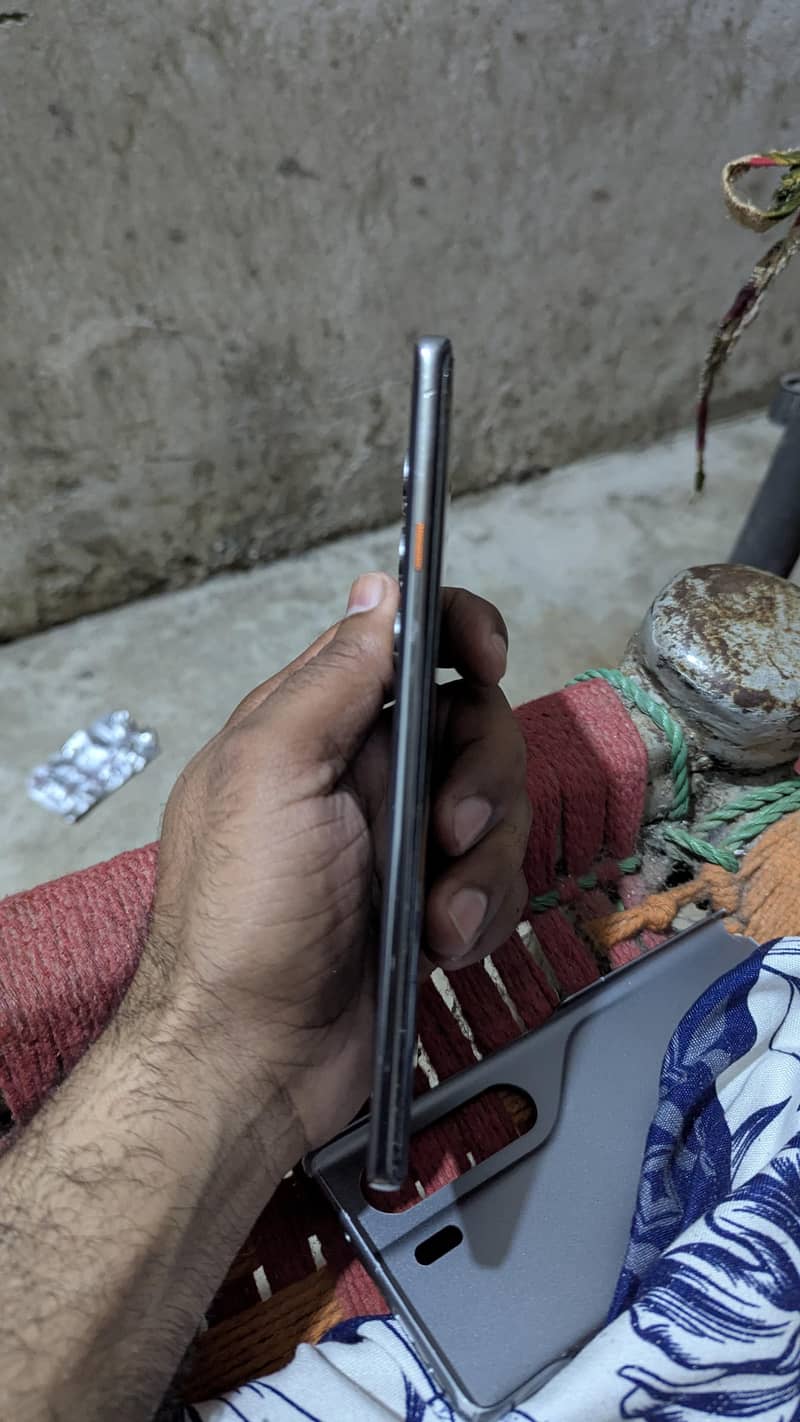 Tecno CAMON 40 Pro 0