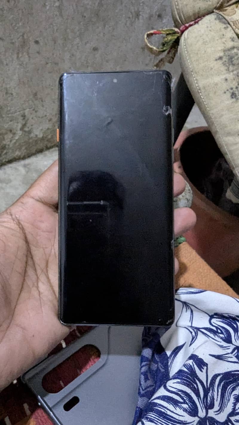 Tecno CAMON 40 Pro 1