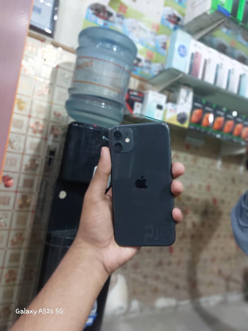 Apple iPhone 11 3