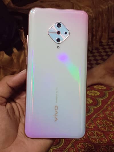 Vivo Y51 4/128 shaded display phone