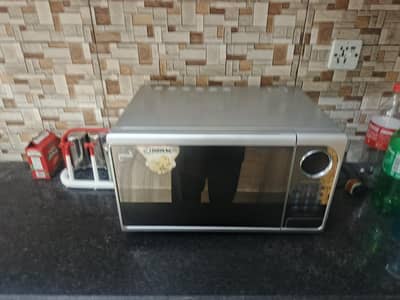 microwave oven