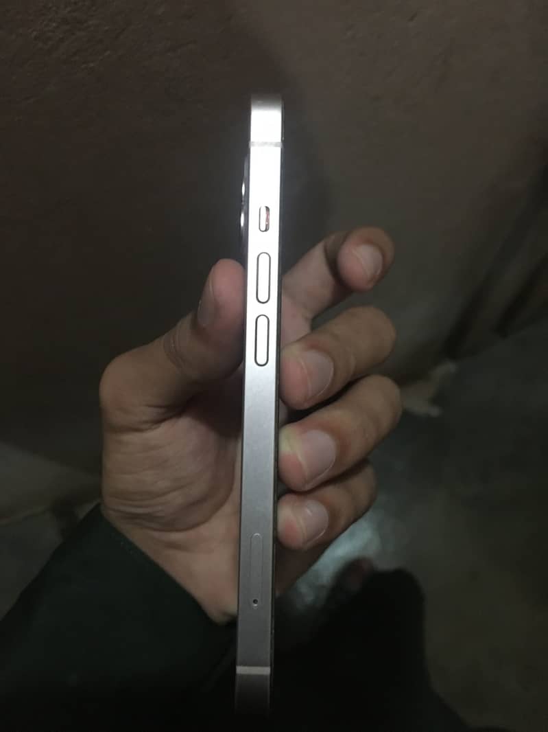 Apple iPhone 13 3