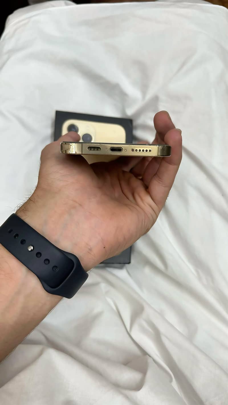 Apple iPhone 13 Pro Max 4
