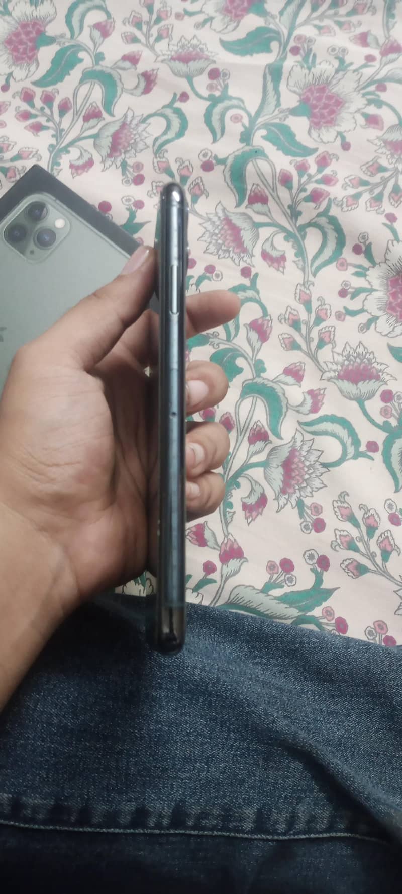 Apple iPhone 11 Pro Max 2