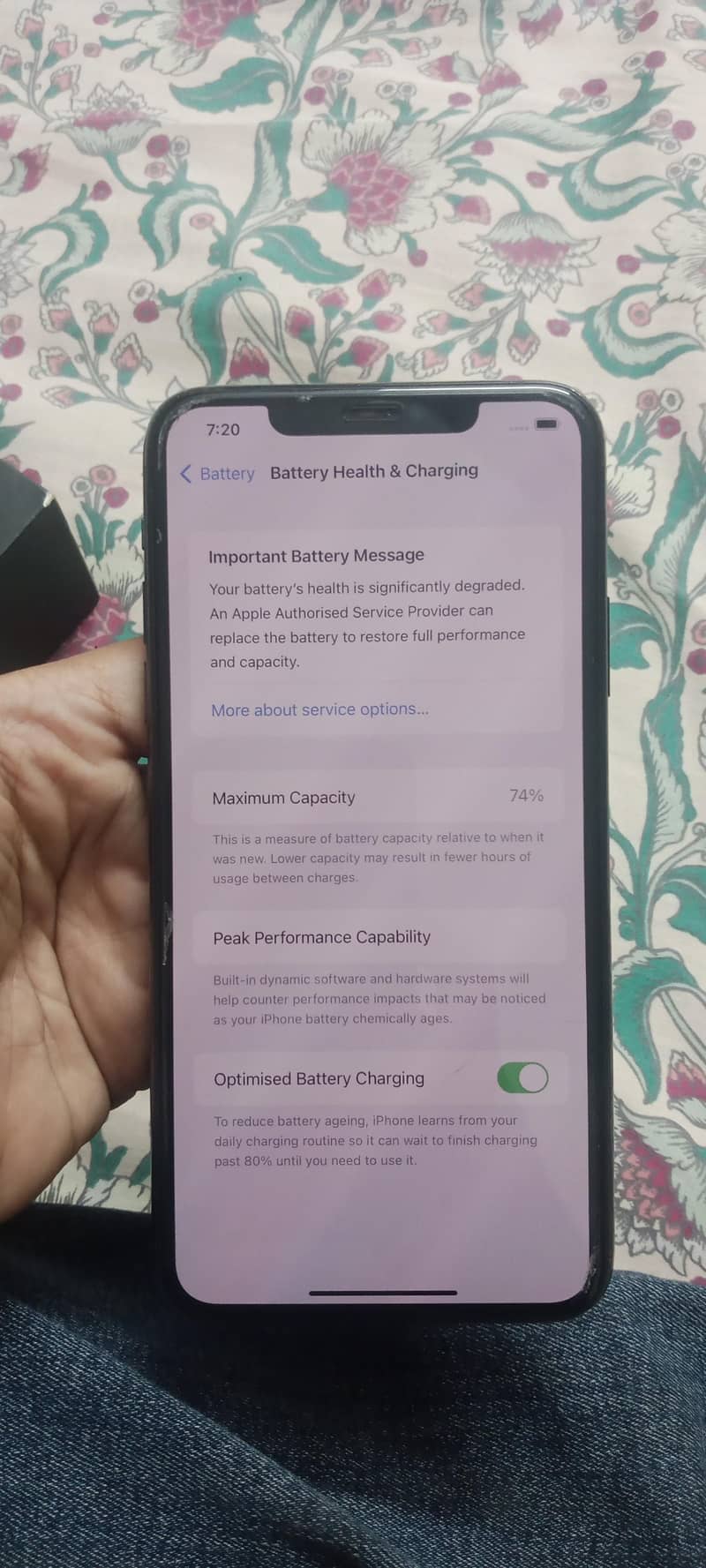 Apple iPhone 11 Pro Max 4