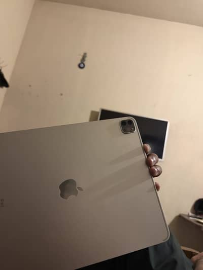 IPAD PRO 12.9 inches 4 th gen