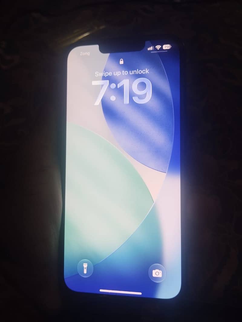 Apple iPhone 13 5