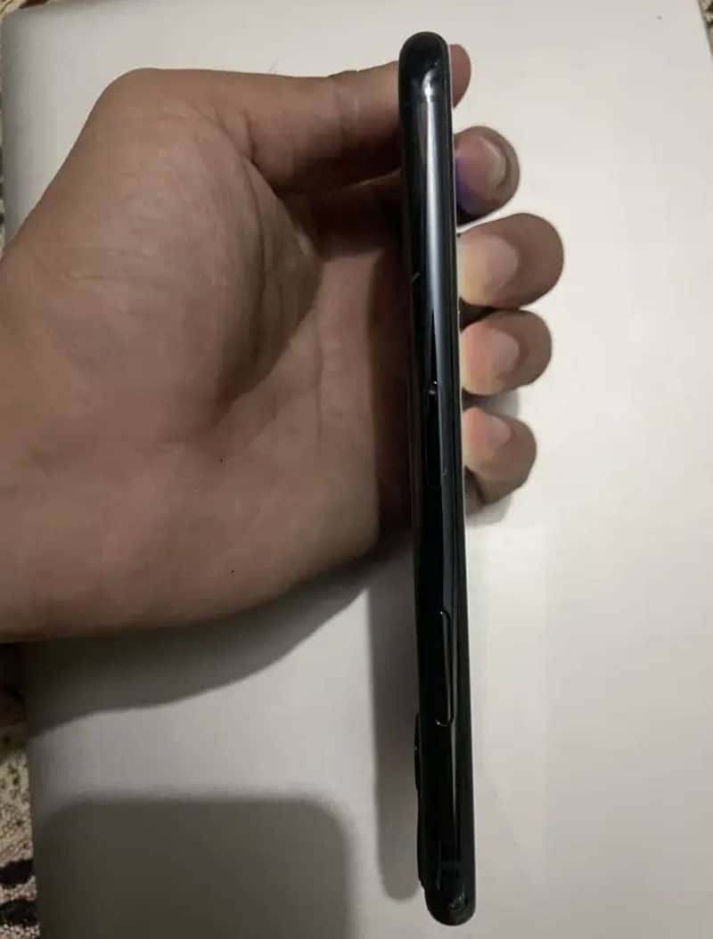 Apple iPhone 11 Pro 1