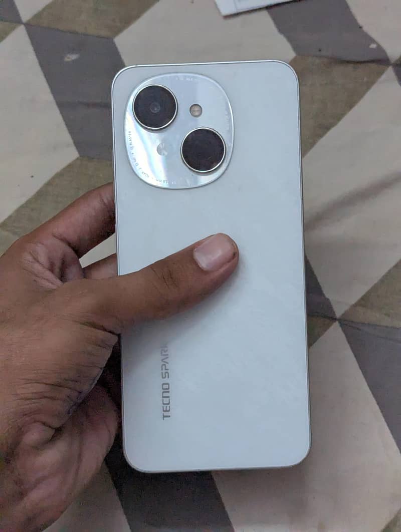 Tecno Spark Go 1