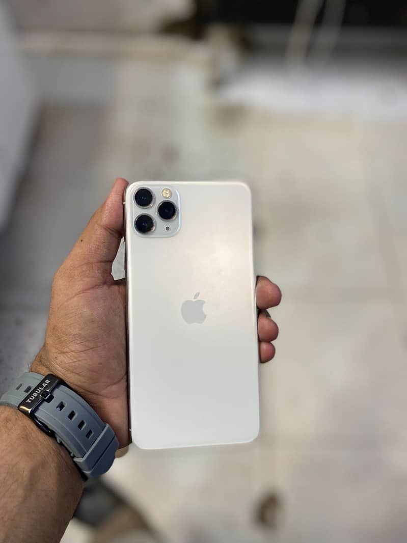 Apple iPhone 11 Pro Max 1
