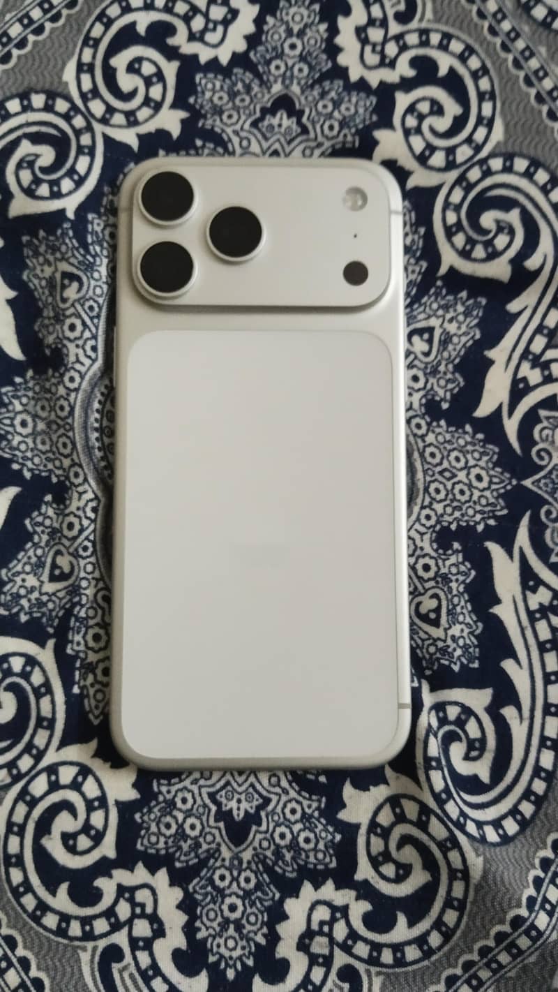 Apple iPhone 17 Pro Max 0