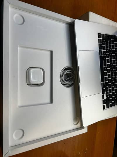 MacBook Air M5 24Gb ram and 512 GB just box open