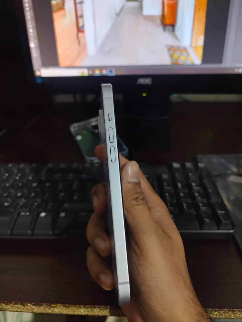 Apple iPhone 14 plus 0