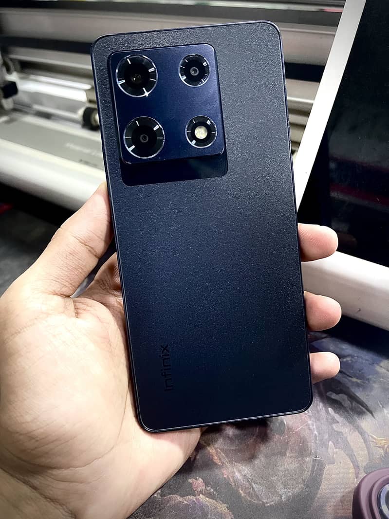 Infinix Note 30 Pro 0