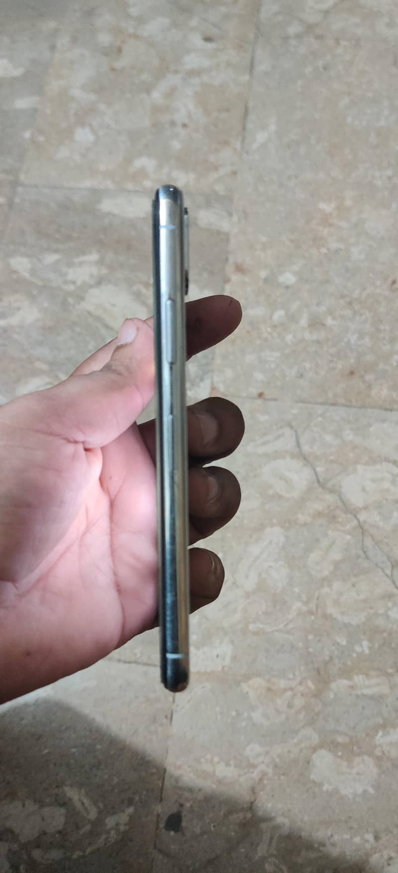 Apple iPhone X 4