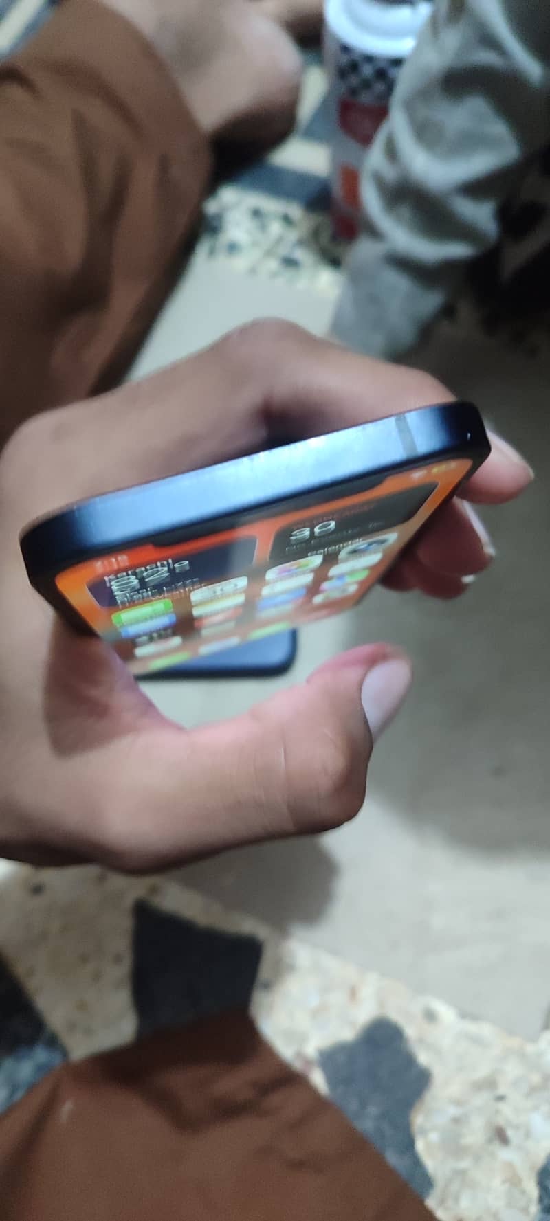 Apple iPhone 12 4