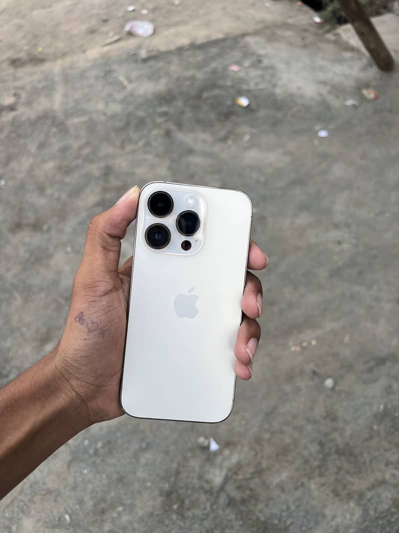 Apple iPhone 14 Pro 2