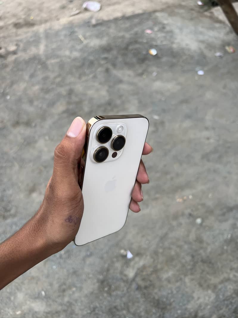 Apple iPhone 14 Pro 3