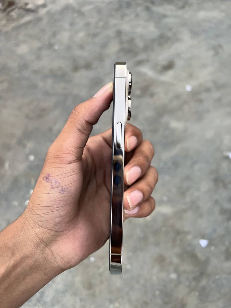 Apple iPhone 14 Pro 5