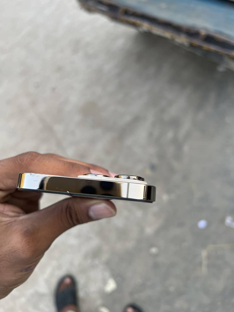 Apple iPhone 14 Pro 8