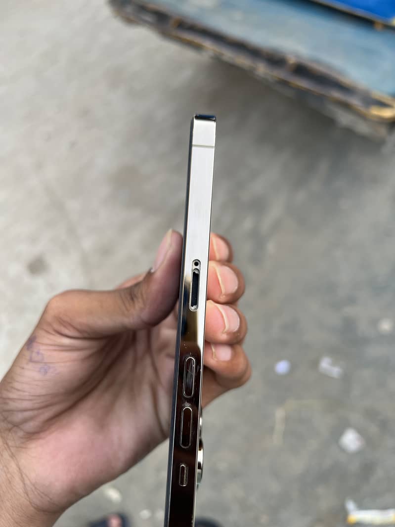 Apple iPhone 14 Pro 9