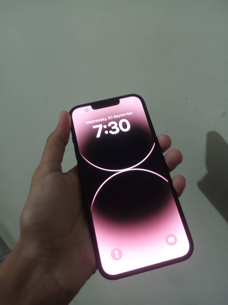 Apple iPhone 13 4