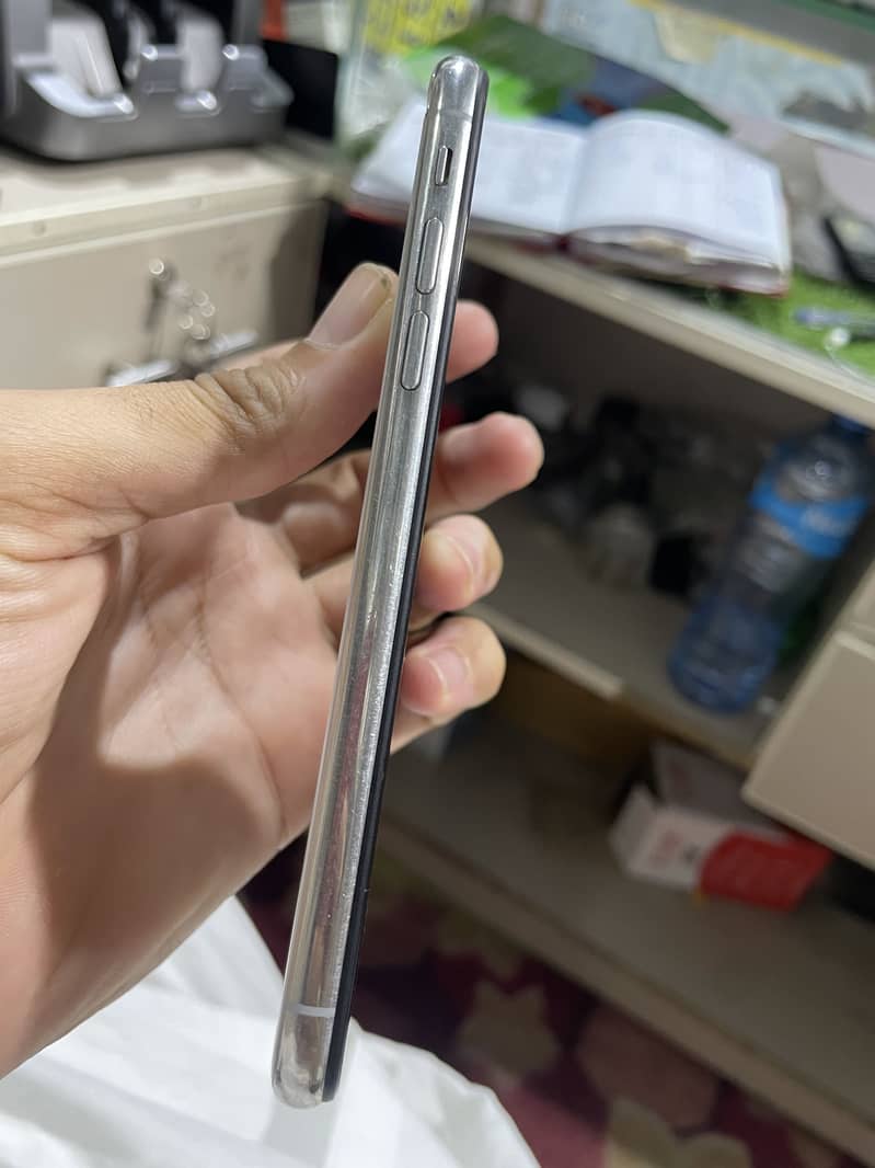 iPhone X 3