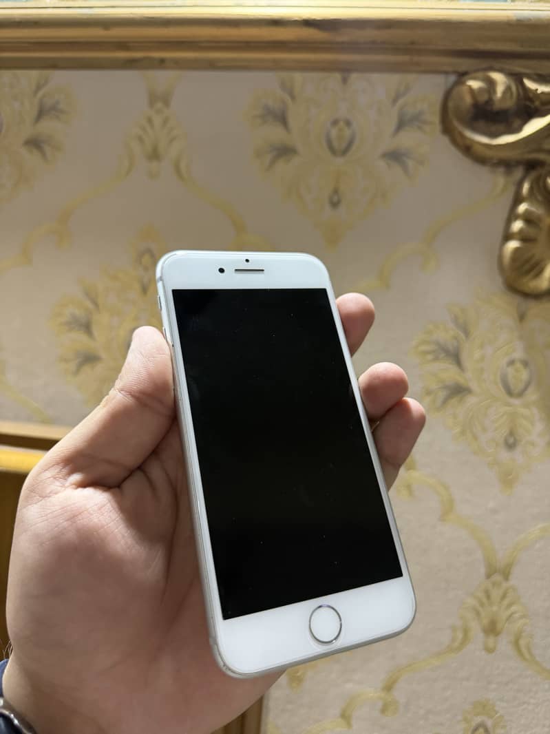 Apple iPhone 8 1