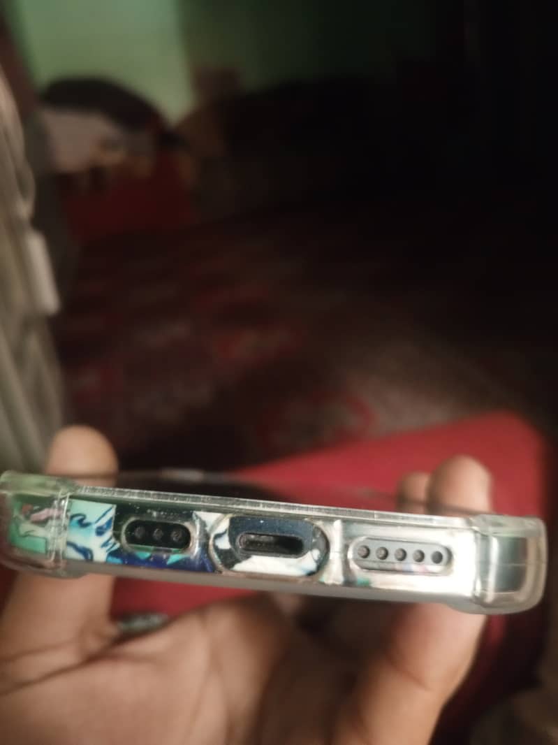 Apple iPhone 13 4