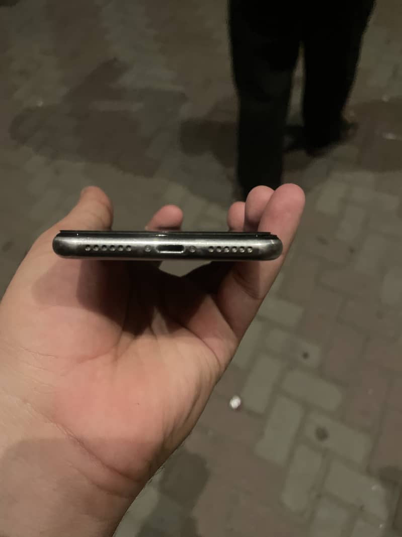 Apple iPhone X 3