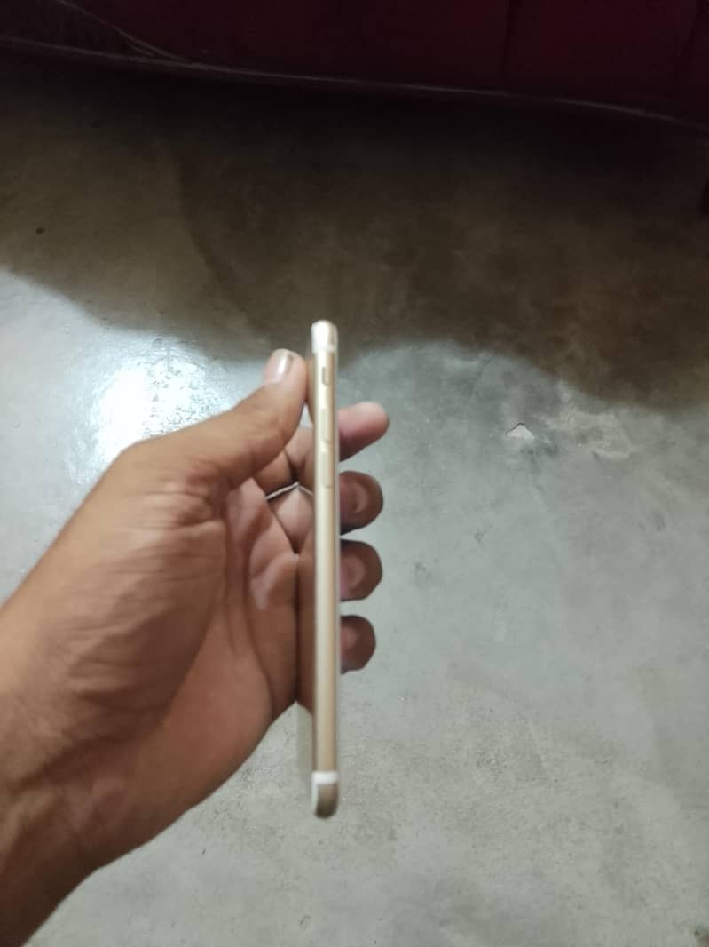 Apple iPhone 7 1