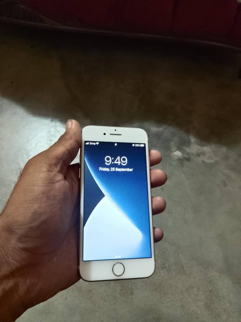 Apple iPhone 7 2