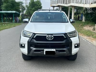 Toyota Hilux Revo V Automatic 2.8 2021